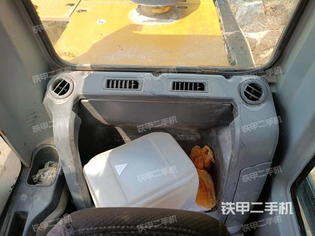 座椅后部（駕駛室部分）