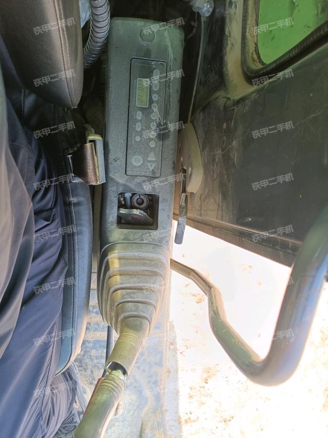 座椅左側(cè)控制臺/音響/含左手柄（駕駛室部分）