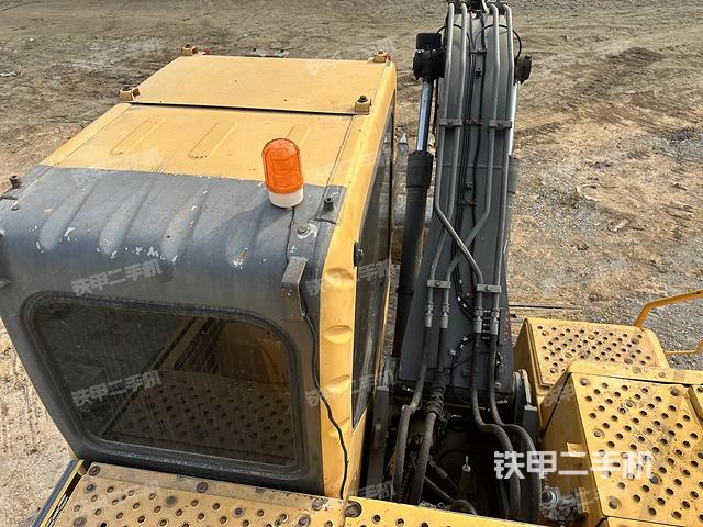 駕駛室頂部（整機(jī)外觀）