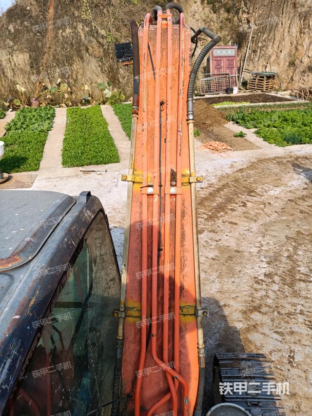 大臂背部俯視（工作和回轉(zhuǎn)裝置）