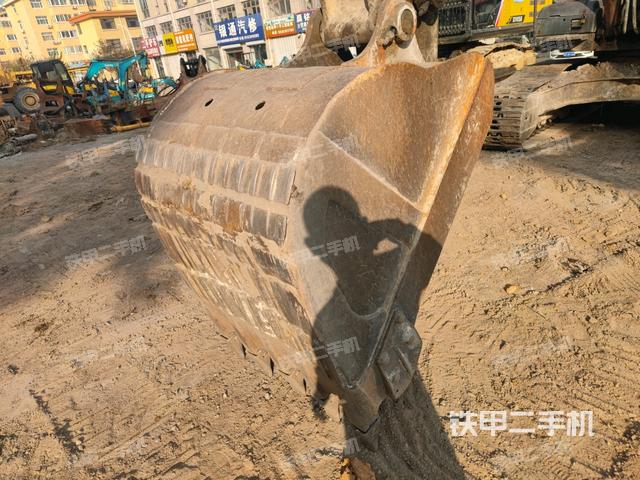 鏟斗45度(工作和回轉(zhuǎn)裝置) 鏟斗45度(工作和回轉(zhuǎn)裝置)