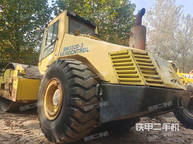 左后45°（壓路機(jī)整機(jī)外觀）