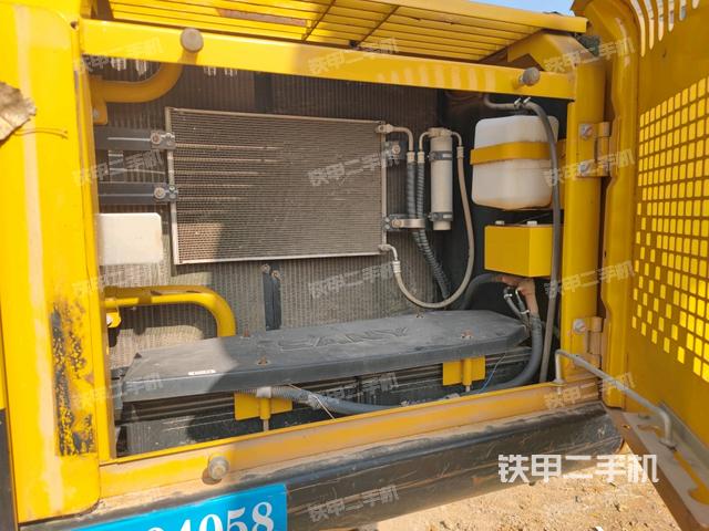 散熱器正面(大件艙室) 散熱器正面(大件艙室)