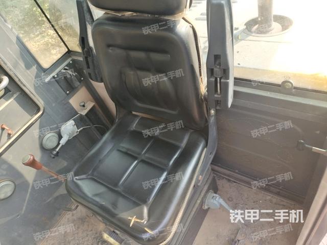 儀表盤全景（壓路機駕駛室）