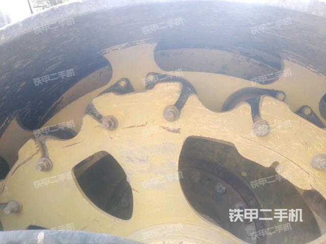 前車架正右側(cè)（壓路機(jī)前后車架）