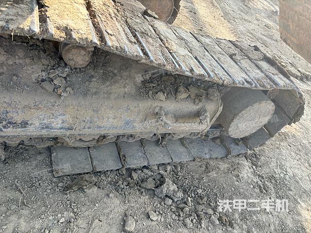 龙工LG6225挖掘机的设备实拍-第3张实拍照片