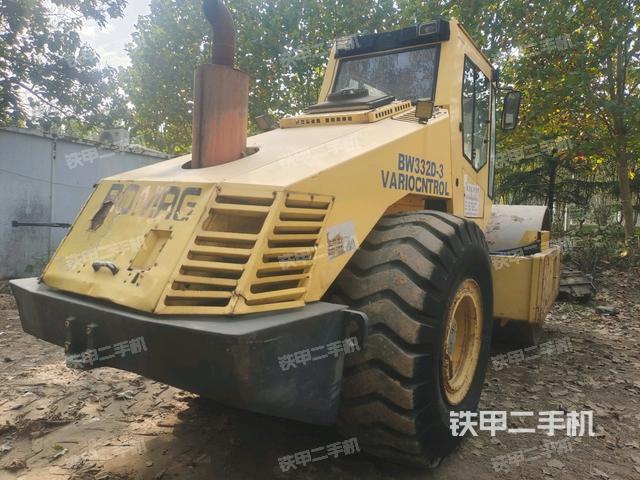 右后45°（壓路機(jī)整機(jī)外觀）