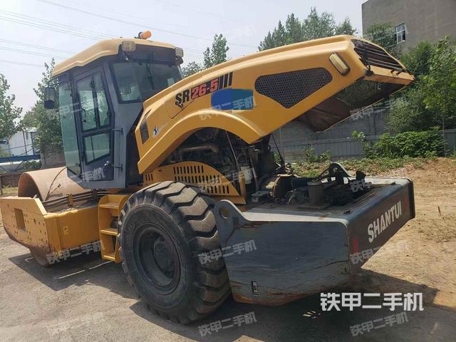 整機右后45°（設備外觀及核心部件）