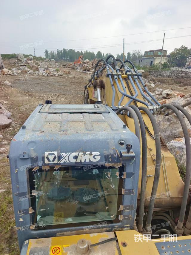 驾驶室顶部（整机外观）