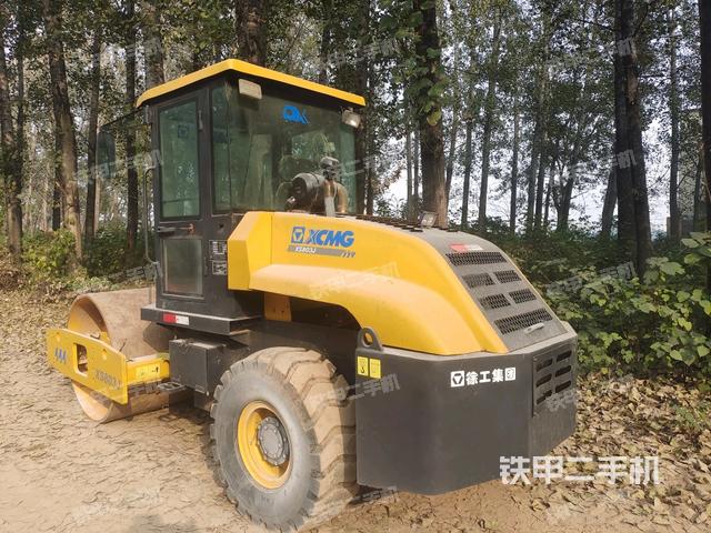 左后45°（壓路機整機外觀）