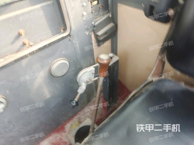 駕駛室側(cè)向上照全景（壓路機駕駛室）