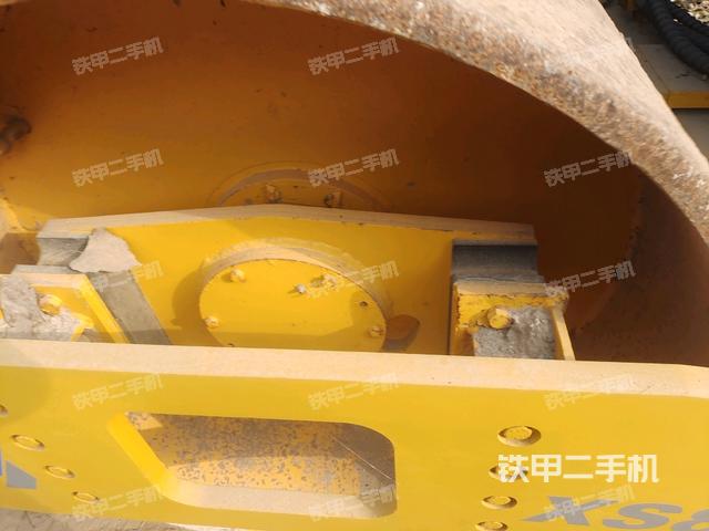 鉸接處油管全景（壓路機前后車架）