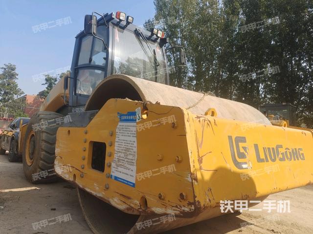 右前45°（壓路機(jī)整機(jī)外觀）