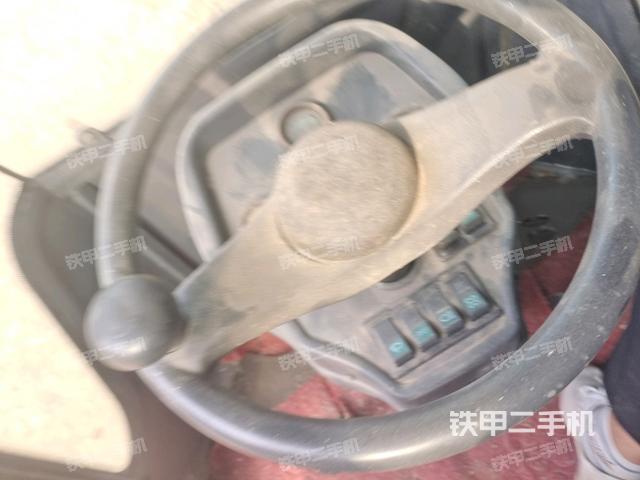 儀表盤全景（壓路機駕駛室）