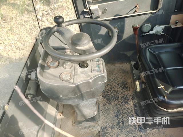后玻璃角標(biāo)（壓路機駕駛室）
