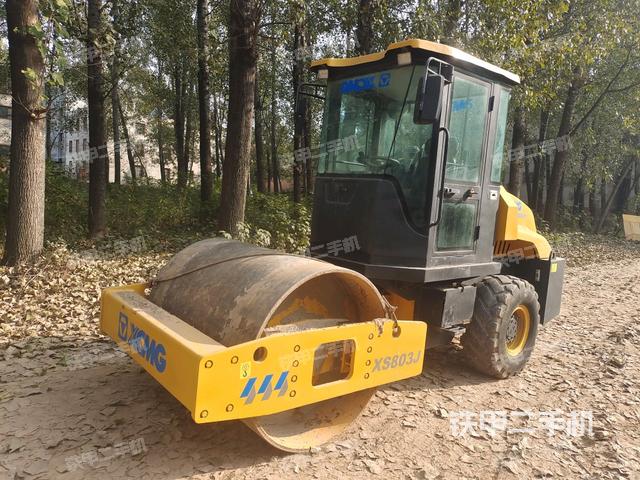 右前45°（壓路機整機外觀）