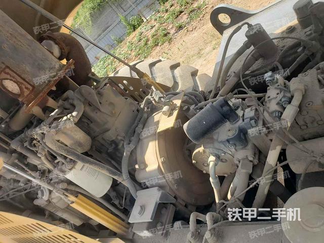 駕駛室操作臺（設備外觀及核心部件）