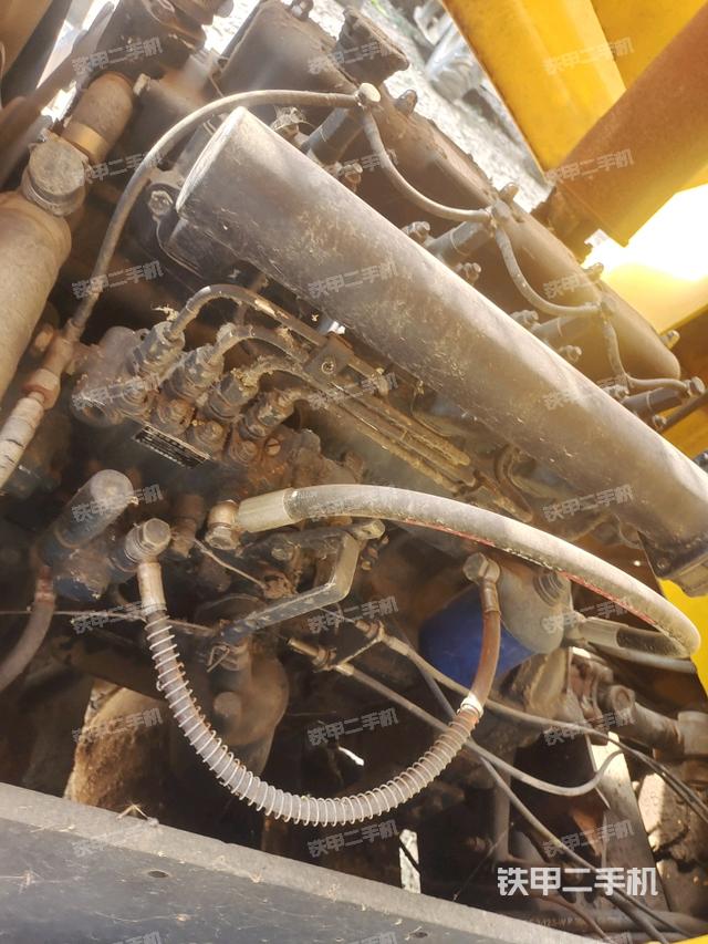 散熱器全景（壓路機發(fā)動機艙）