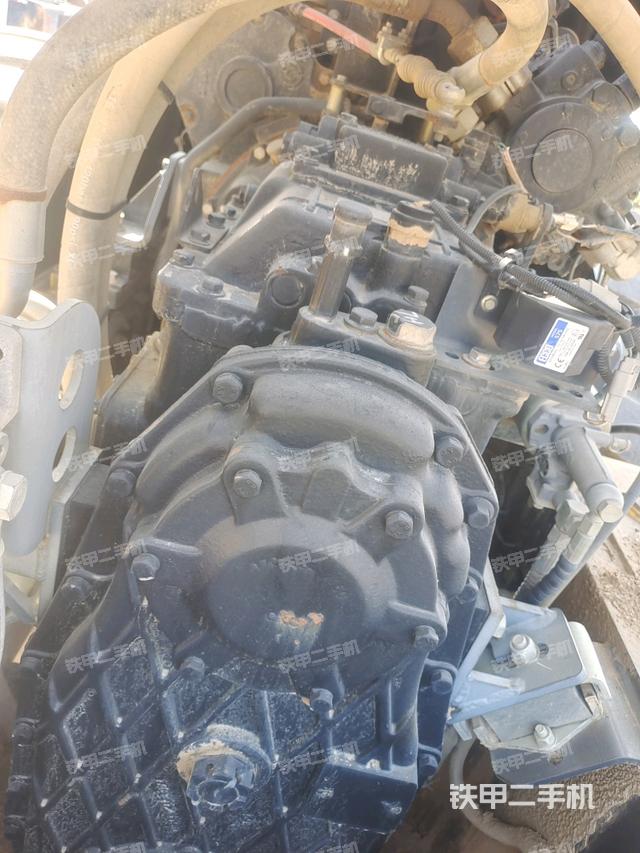 柴油泵全景（壓路機(jī)發(fā)動(dòng)機(jī)艙）