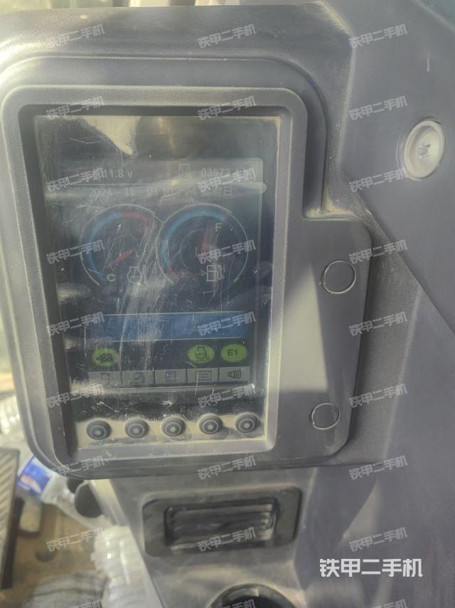 駕駛室頂部（整機(jī)外觀）