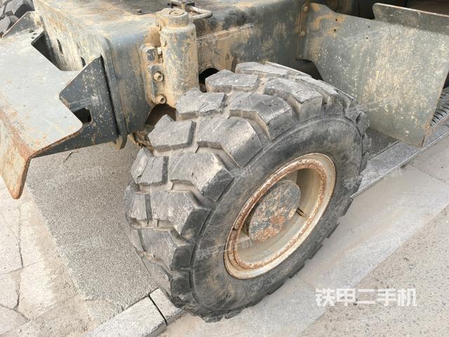 左驱动轮（行走机构）