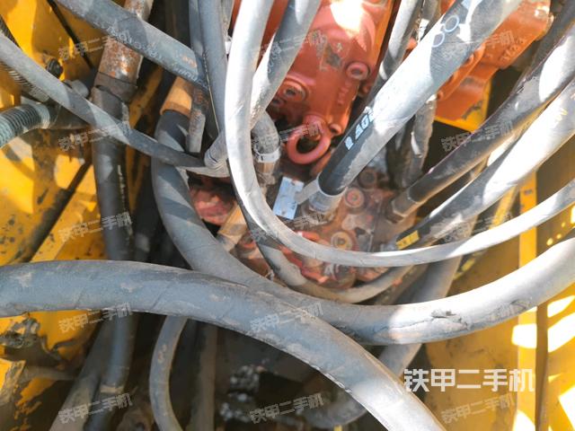 回轉(zhuǎn)馬達（上車部件）