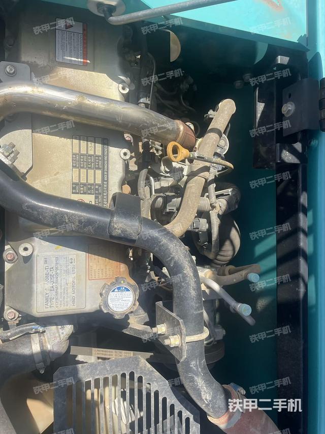 氣門室蓋螺絲特寫（上車部件）