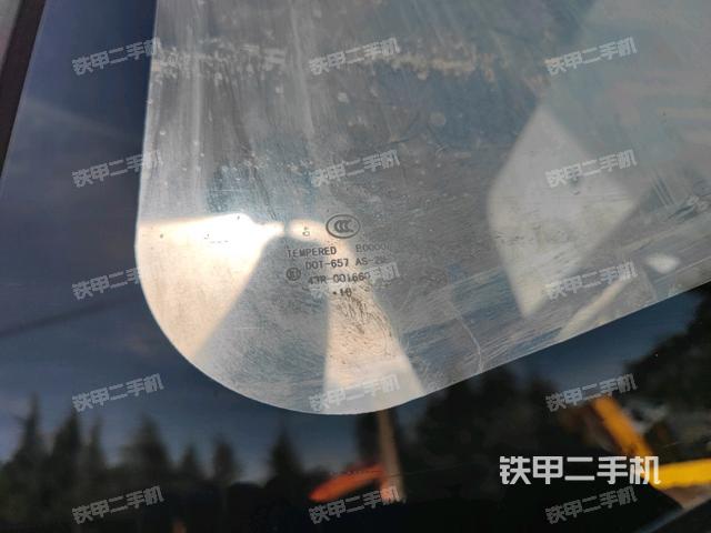 后窗玻璃角標（駕駛室部分）