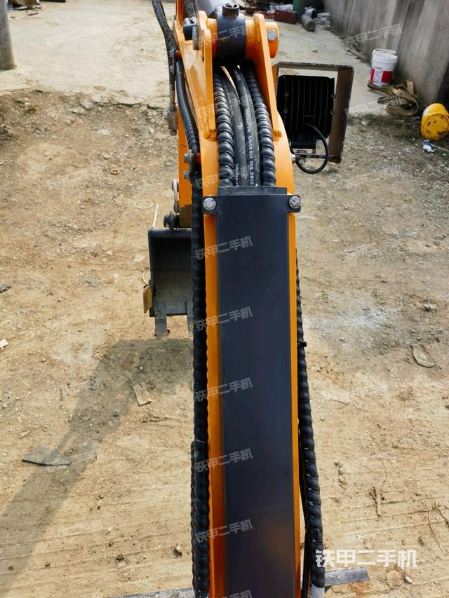 大臂背部俯視（工作和回轉(zhuǎn)裝置）