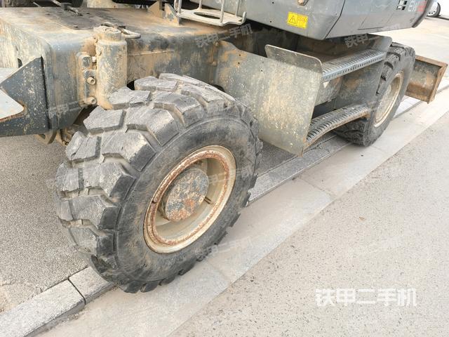 左侧履带整体 （行走机构）