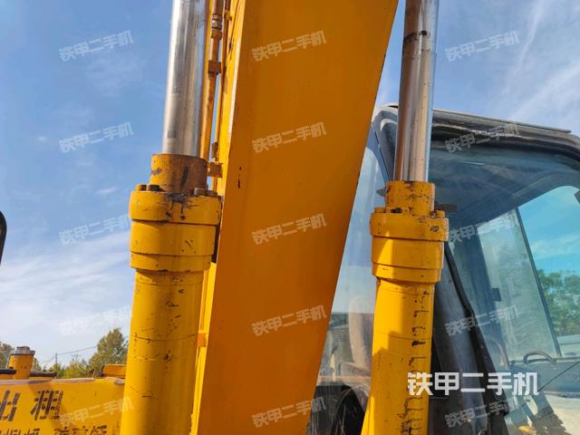 大臂油缸整體?豎拍（工作和回轉(zhuǎn)裝置）