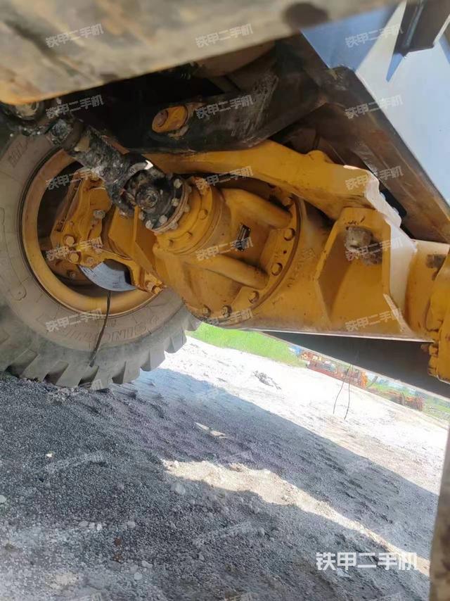 駕駛室工作臺(tái)（整機(jī)外觀及大件）