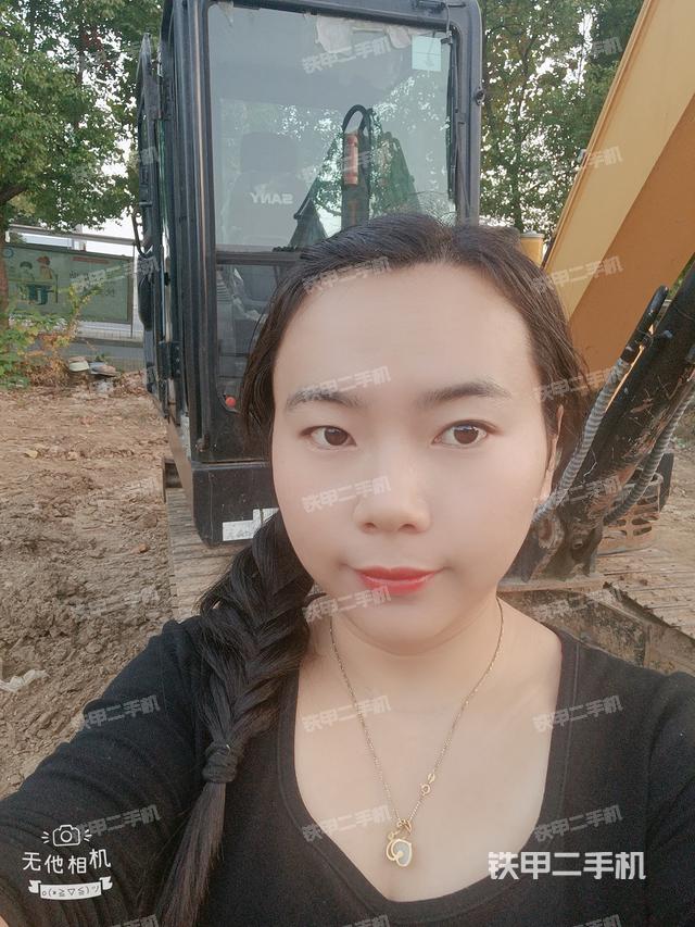 三一重工SY55C挖掘机的设备实拍-第1张实拍照片