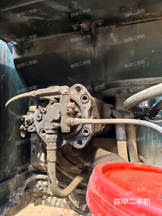 液壓泵斜45?左（大件艙室）