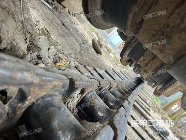 單側(cè)履帶整體（整機(jī)外觀）