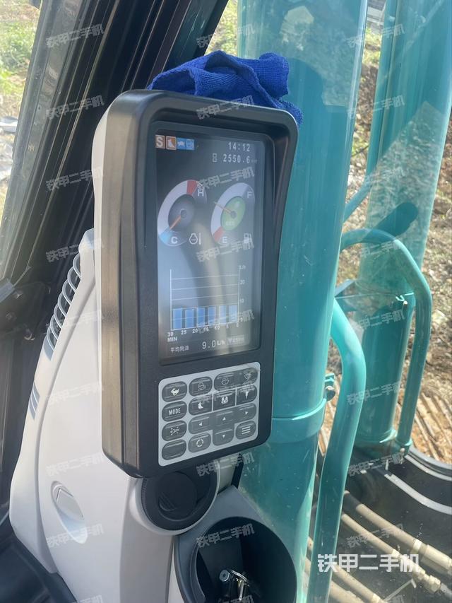 后窗玻璃角標（駕駛室部分）