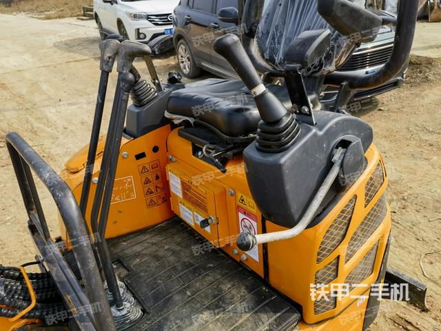 座椅左側(cè)控制臺/音響/含左手柄（駕駛室部分）