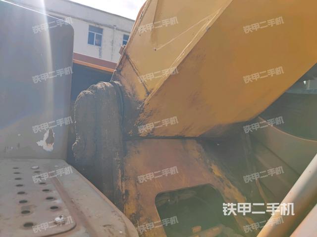 大臂根部?斜視(工作和回轉(zhuǎn)裝置) 大臂根部?斜視(工作和回轉(zhuǎn)裝置)