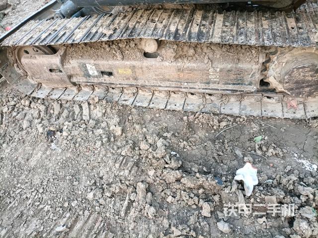 左側(cè)履帶整體?（行走機(jī)構(gòu)）