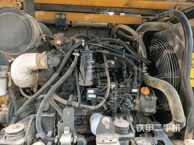 發(fā)動(dòng)機(jī)室（上車部件）