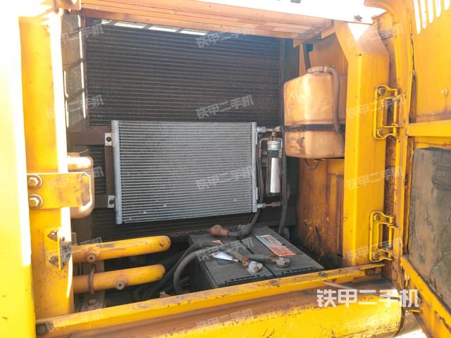 散熱器正面(大件艙室) 散熱器正面(大件艙室)