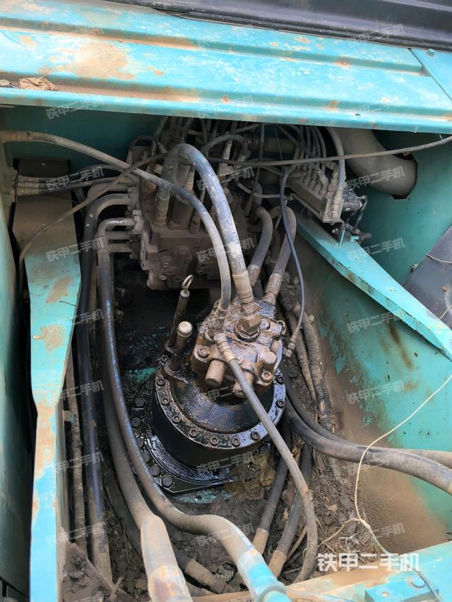 回轉(zhuǎn)馬達(dá)（上車部件）