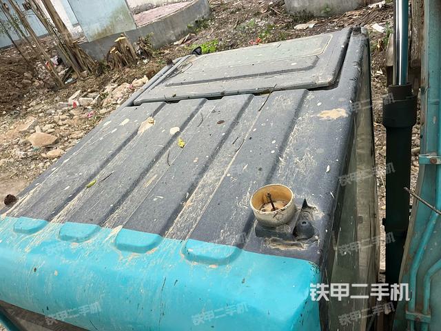 駕駛室頂部（整機(jī)外觀）