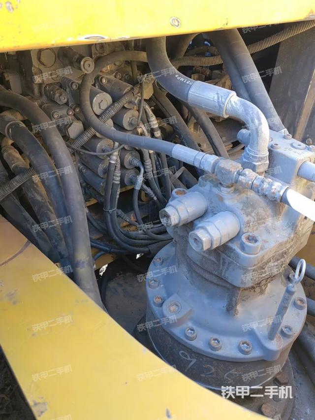 回轉(zhuǎn)馬達和主控閥（整機外觀）