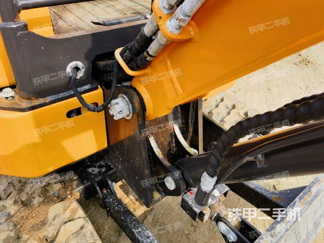 大臂根部?斜（工作和回轉(zhuǎn)裝置）