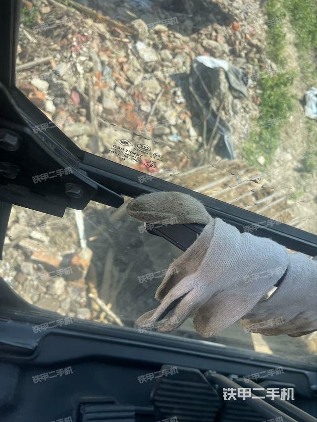 駕駛室左后45度（駕駛室部分）