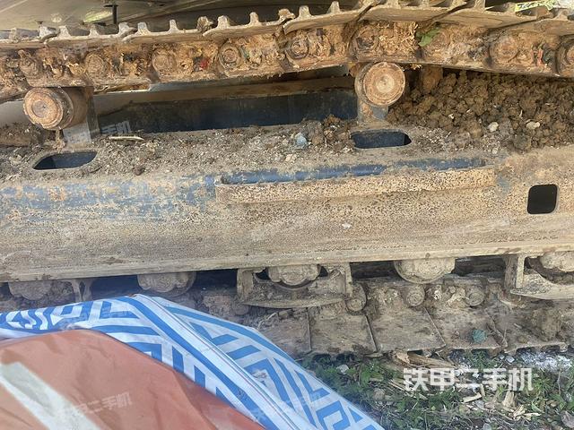 右驅動輪（行走機構）