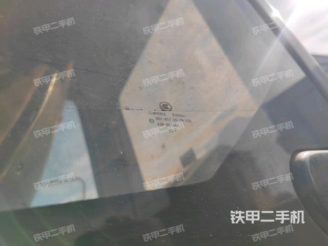 后窗玻璃角標(駕駛室部分) 后窗玻璃角標(駕駛室部分)