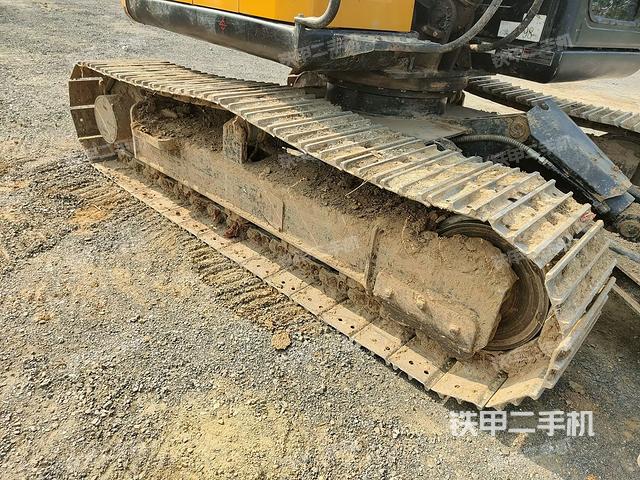 轉(zhuǎn)盤和下車架正前(工作和回轉(zhuǎn)裝置) 轉(zhuǎn)盤和下車架正前(工作和回轉(zhuǎn)裝置)