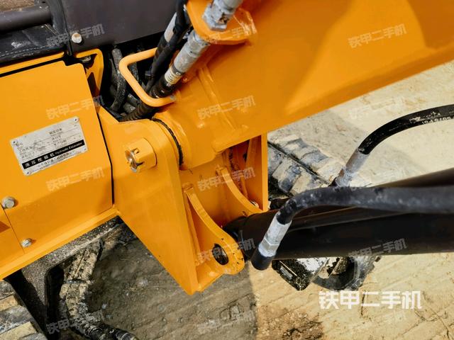 大臂根部?斜（工作和回轉(zhuǎn)裝置）